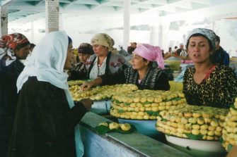 Uzbek fig sellers