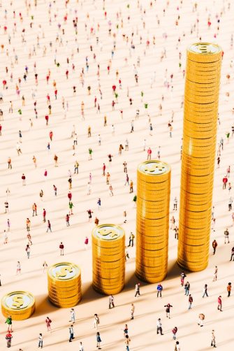This digitally generated horizontal image features five distinct stacks of gold coins arranged to form a rising bar graph against a warm, minimalist peach background. Each coin stack is embossed with a prominent dollar sign, serving as a clear visual metaphor for capital accumulation, increasing revenue, and the achievement of personal financial freedom. A vast, dense group of miniature professional figures is spread across the entire scene, casting long shadows that emphasize the high-angle perspective and the massive scale of economic participation. The composition represents the synergy between individual investment and collective population-driven prosperity within a thriving global financial market. This professional artwork is designed specifically for banking sector reports, corporate investment presentations, and fintech marketing materials that focus on long-term strategy, wealth management, and the pursuit of economic achievement.