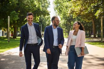 AGSM students together outside on the university mall at UNSW
