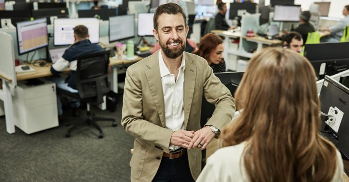 Online MBAs Comprehensive MBA programs that can be completed 100% online, which also enable you to specialise in your chosen field.   Best for: Professionals who seek the flexibili