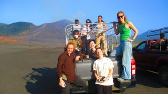 UNSW student India Troughton with Vanuatu locals and her colleagues on the Vanuatu New Colombo Plan trip in 2025