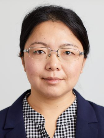 Headshot of Lina Yao