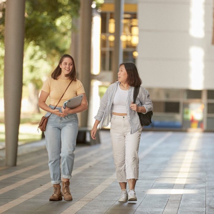 Students walking outside the Tyree building, UNSW Kensignton.