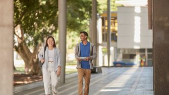 Students walking outside the Tyree building, UNSW Kensignton.