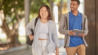 Students walking outside the Tyree building, UNSW Kensignton.