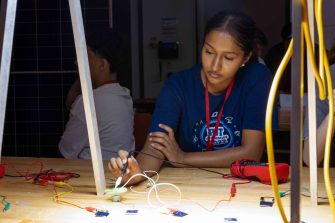 Students and staff taking part in the UNSW Engineering Indigenous Australian Engineering School program.