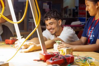 Students and staff taking part in the UNSW Engineering Indigenous Australian Engineering School program.