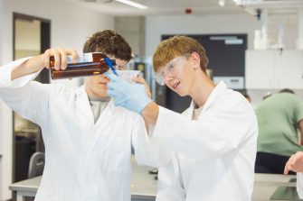 Students and staff taking part in the UNSW Engineering Indigenous Australian Engineering School program.