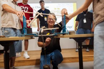 Students and staff taking part in the UNSW Engineering Indigenous Australian Engineering School program.
