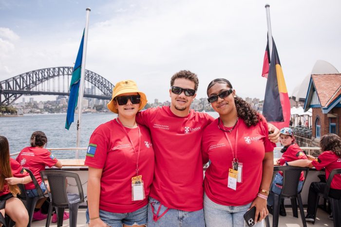 Students and staff taking part in the UNSW Engineering Indigenous Australian Engineering School program.