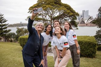 Students and staff taking part in the UNSW Engineering Indigenous Australian Engineering School program.