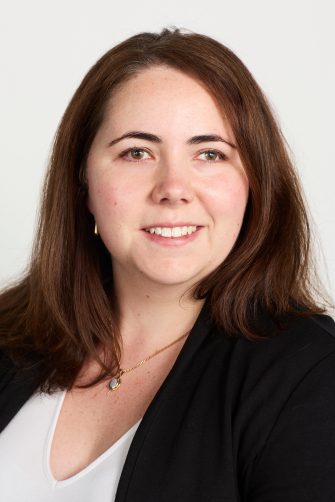 A portrait of Dr Leah Williams