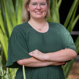 Elisabeth Perham headshot