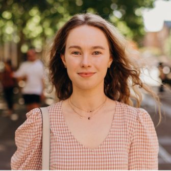 Sarah Ashcroft Headshot