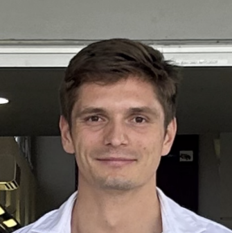 Daniel Karagiannis headshot