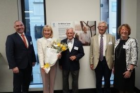 Prof Laura Poole-Warren, Robbie Fennell, Dr Peter Tyree and Prof Nigel Lovell unveil the plaque honouring Sir William Tyree.