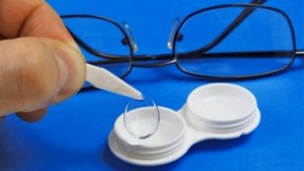 contact lenses in case