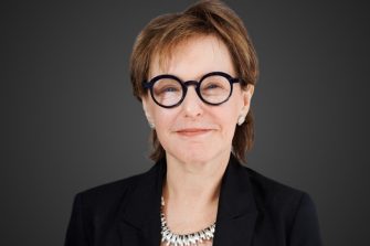 Dr Beatriz Grinsztejn headshot