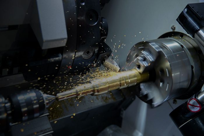 High-speed cutting in operation