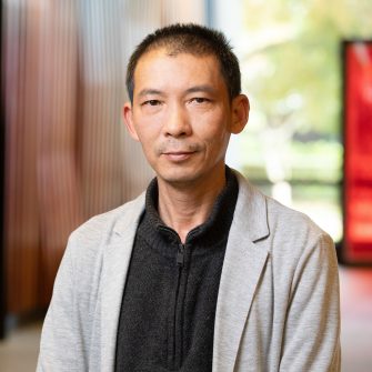 Headshot of Yongzhi (Alvin) Zhou