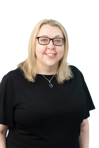 Headshot of Lyn Moir