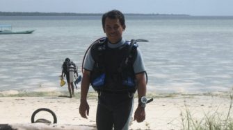 Hatim Albasri wearing scuba gear