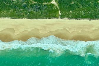 Stradbroke Island shoreline