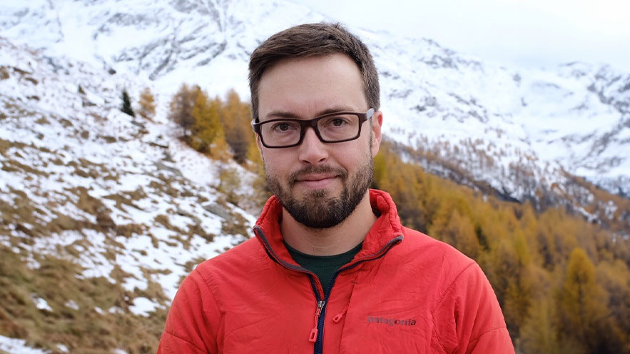 Headshot of Tim Raupach