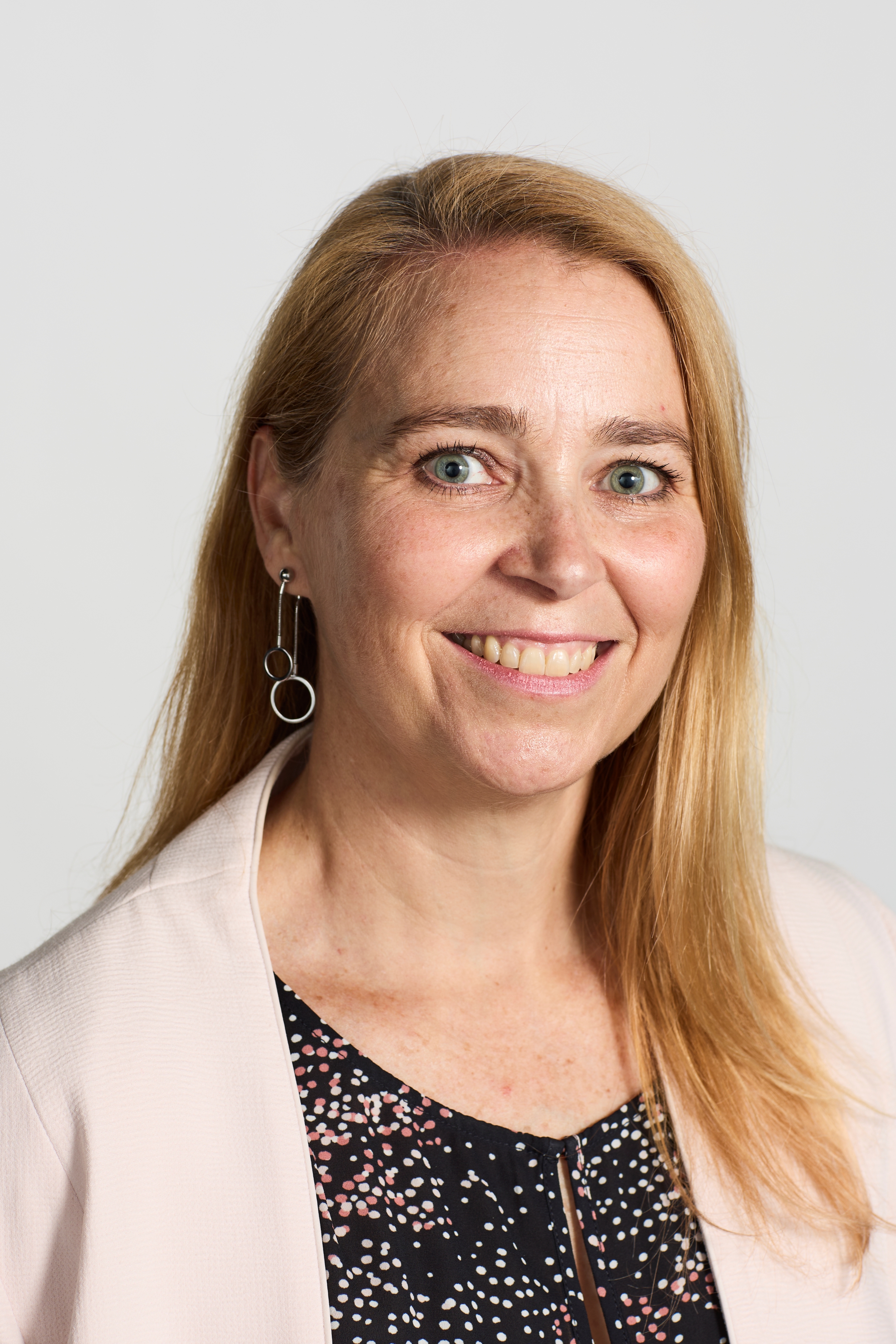 Penny Martens headshot