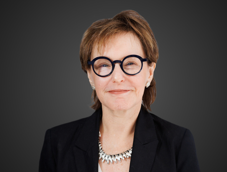 Dr Beatriz Grinsztejn headshot