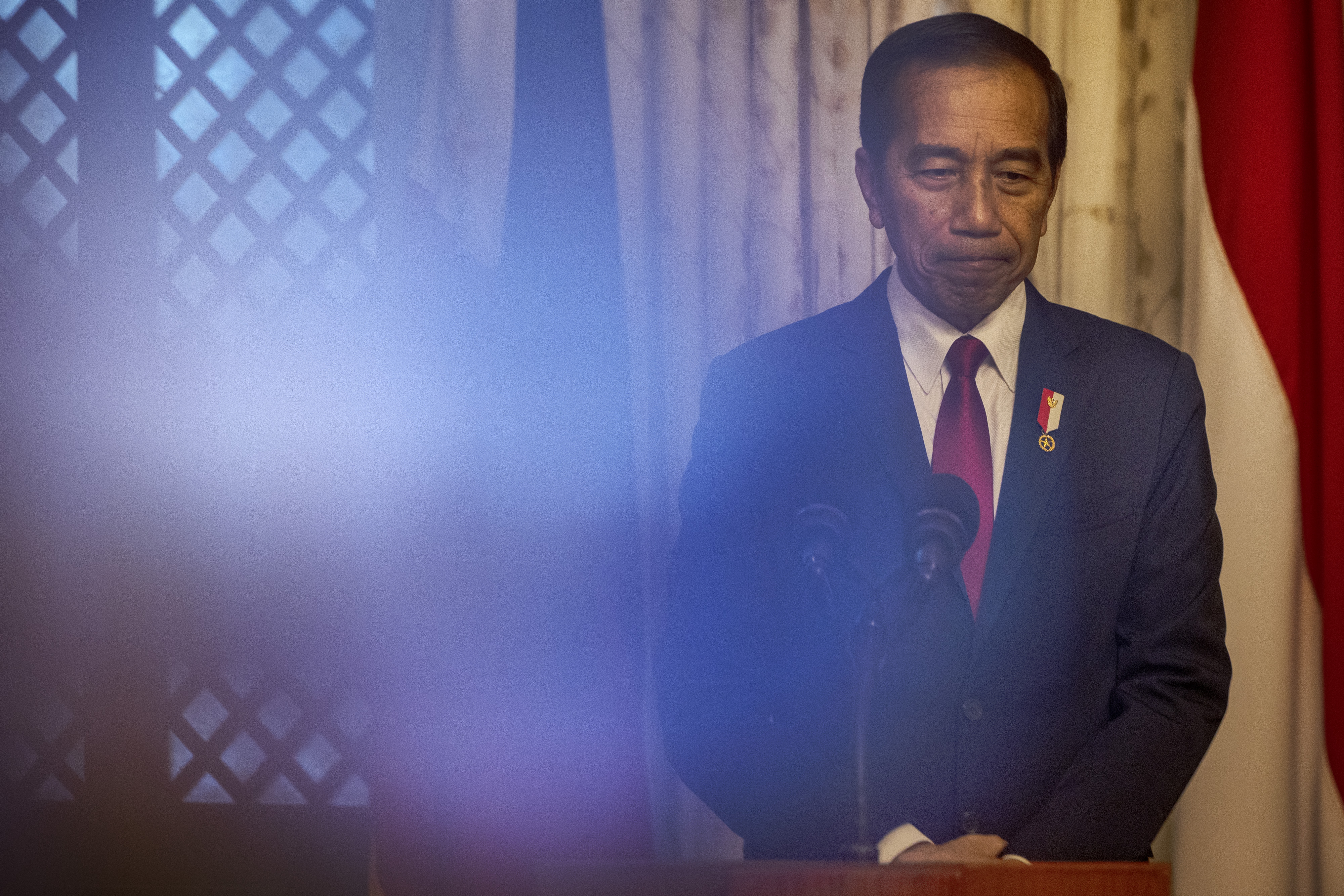 MANILA, PHILIPPINES - JANUARY 10: Indonesian President Joko Widodo delivers a joint statement with Philippine President Ferdinand Marcos Jr. (not pictured) during his visit at Malacanang Palace on January 10, 2024 in Manila, Philippines. Indonesian President Joko Widodo arrived in Manila for a three-day official visit as the two countries commemorate 75 years of diplomatic relations this year. (Photo by Ezra Acayan/Getty Images)