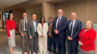 Representatives from ANSTO, Sydney Fish Market and UNSW staff with Senator The Hon Tim Ayres