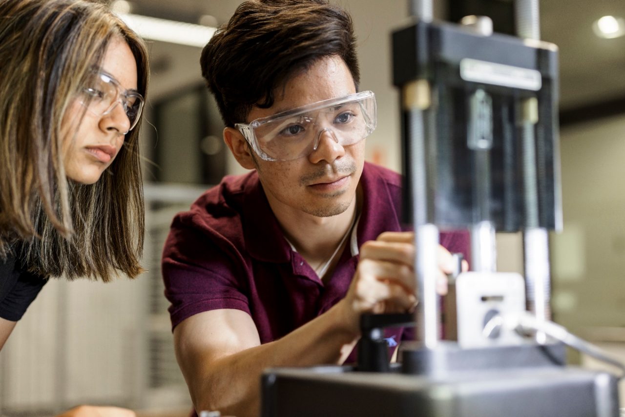 Students learning in the Science facilities at the UNSW Kensington campus
