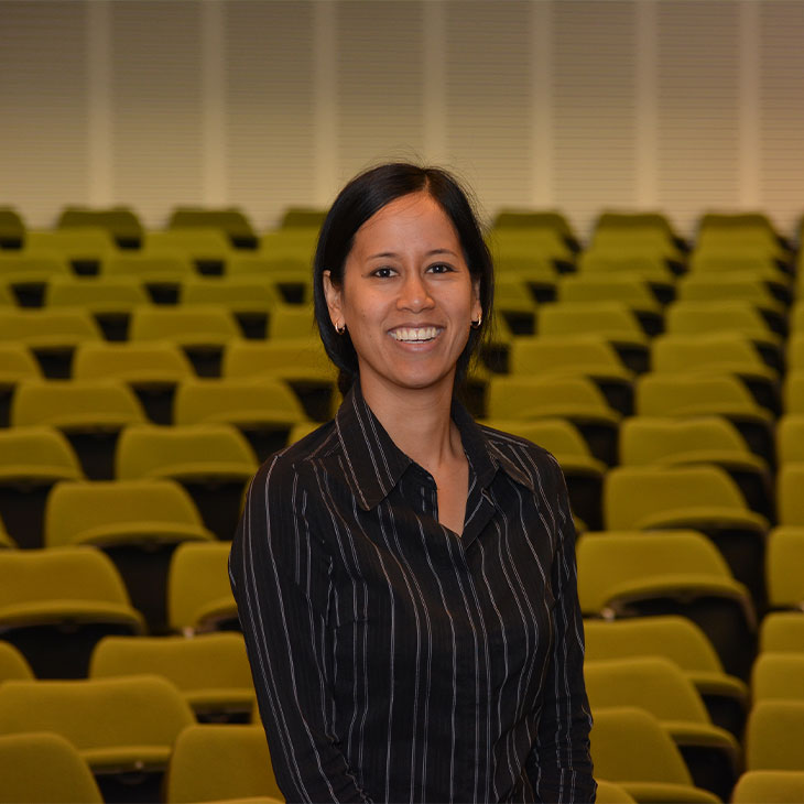 Headshot of Sarah Grundy